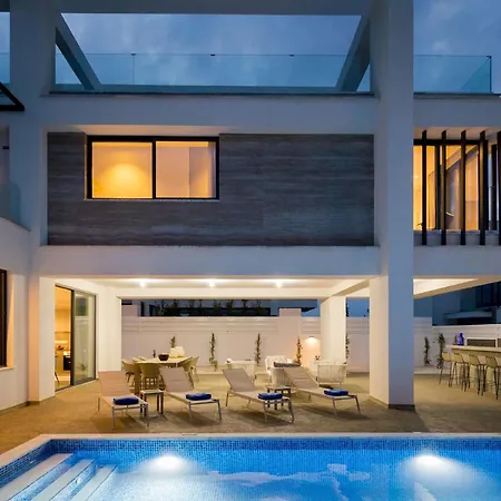 Amazonia - Large Private Pool Ferienhaus